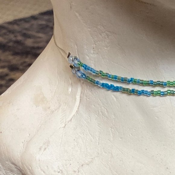 Bead and Wire Choker Necklace - blue and green beads - silver wire - Picture 4 of 9